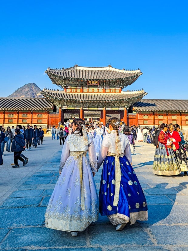 Gyeongbokgung Palace: The Hanbok Free Entry Hack