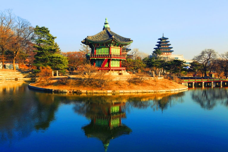향원정 (Hyangwonjeong Pavilion) — The Secret Garden