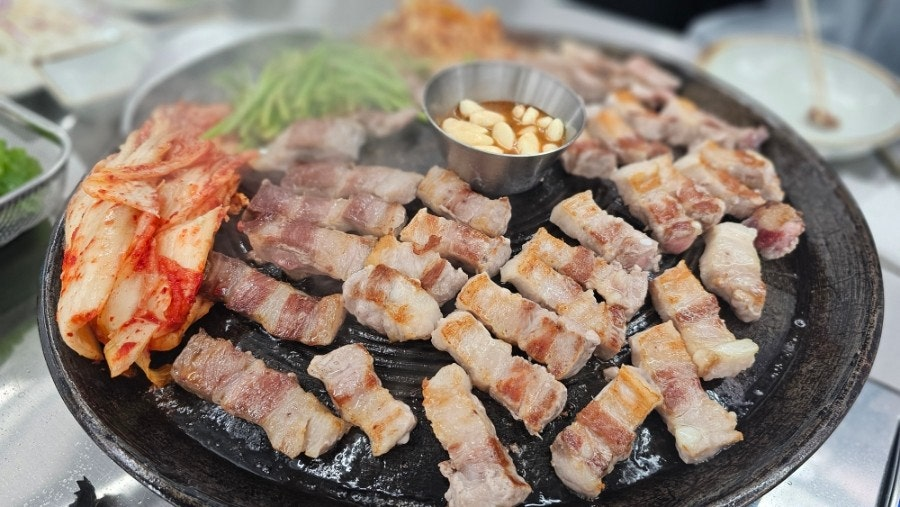 Samgyeopsal (삼겹살) 