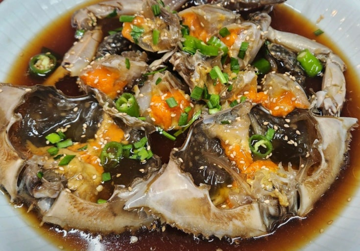 간장게장 (Ganjang Gejang) — Soy Marinated Crab
