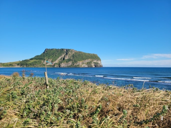 성산일출봉 (Seongsan Ilchulbong) — Sunrise Peak