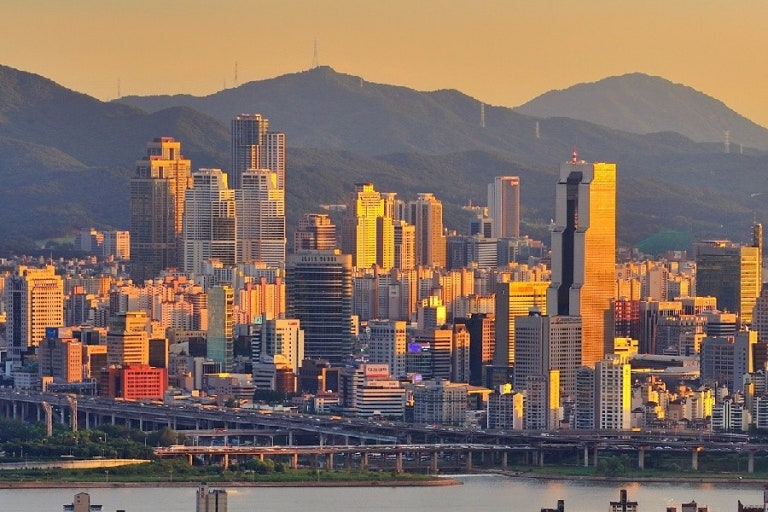 강남 (Gangnam) — The Center of Everything