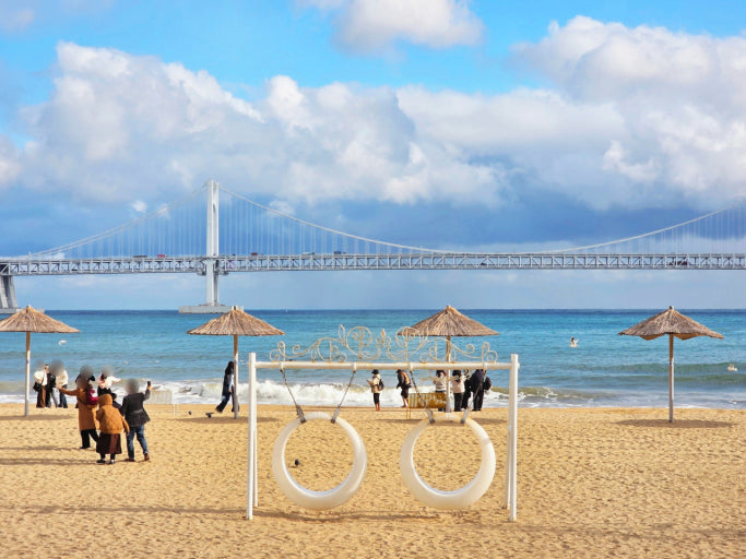 Gwangalli Beach & the Gwangan Bridge (광안리해수욕장)