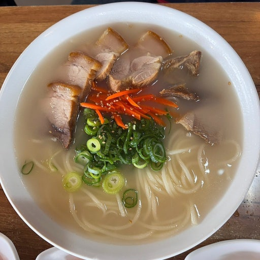 Jeju pork noodles (고기국수, gogi guksu)