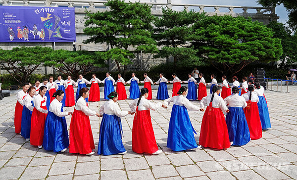 Ganggangsullae (강강술래)